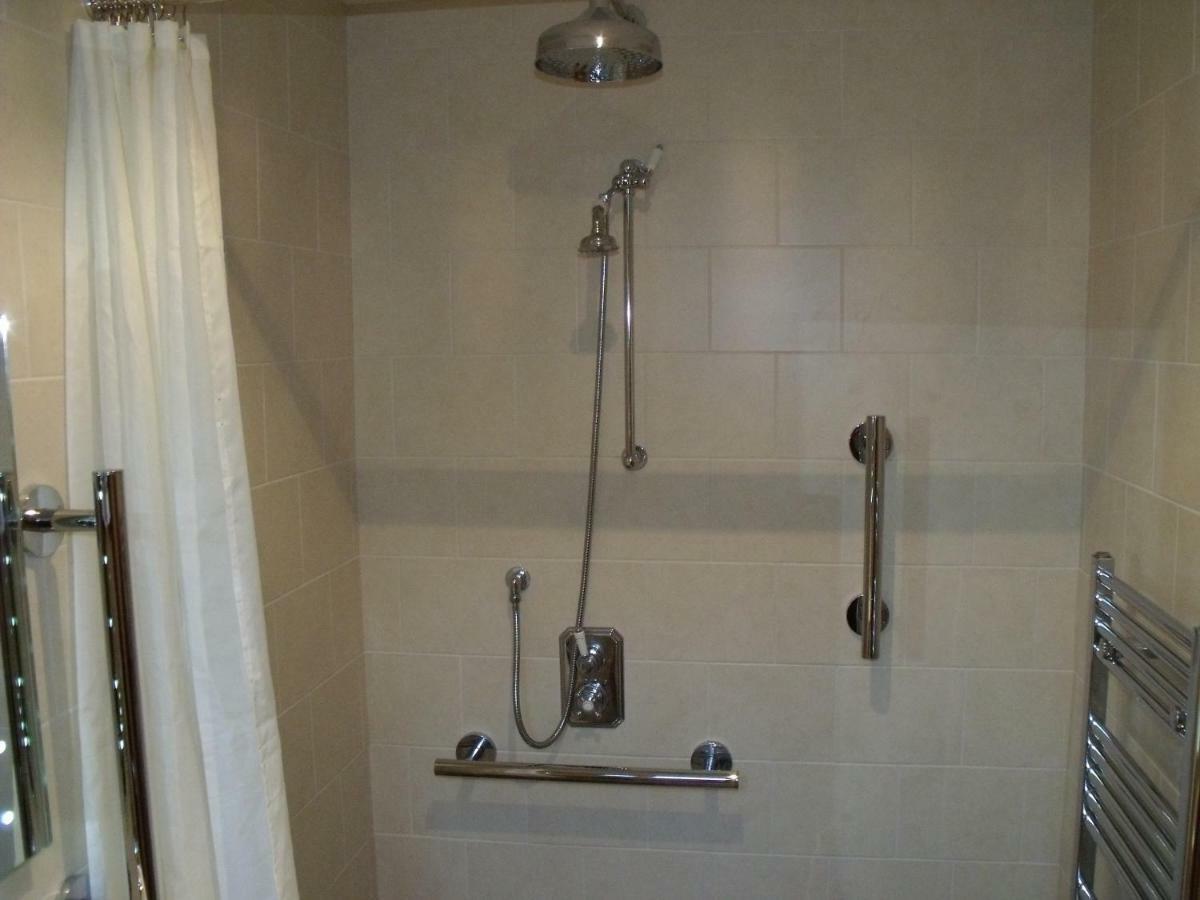 Cosy Ground Floor Disabled Friendly Room In Farm House Llandderfel Exterior foto